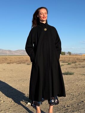 Vintage Raffinati 100% WOOL Black Long Trench Coat Gold Button - Elegant Women